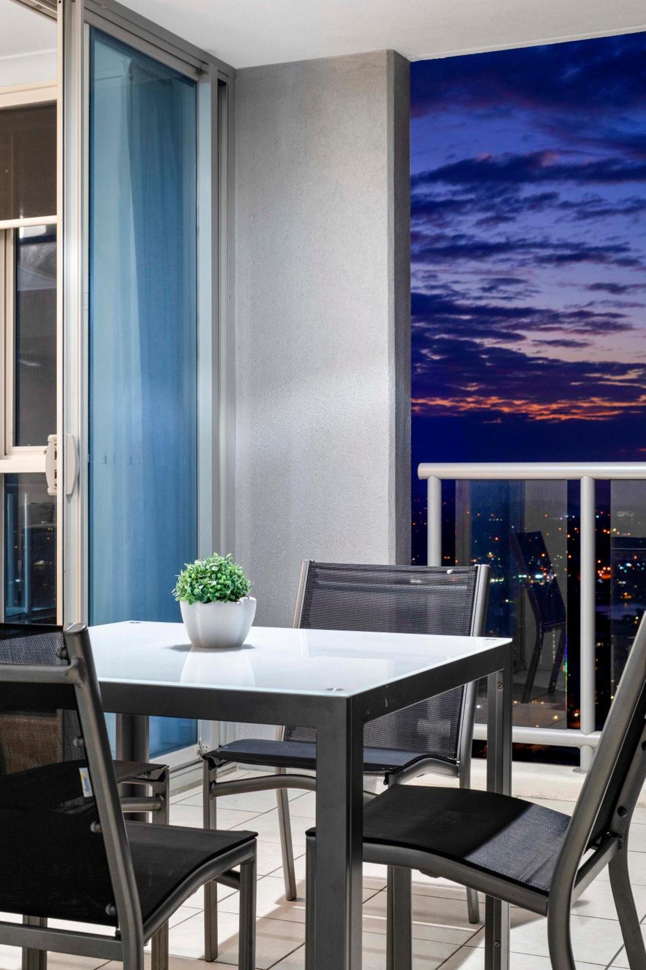 Chevron Renaissance - Self Contained & Privately Managed Apartments 黄金海岸 外观 照片