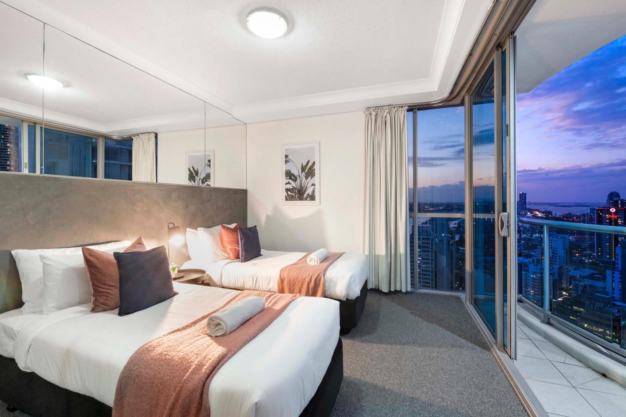 Chevron Renaissance - Self Contained & Privately Managed Apartments 黄金海岸 外观 照片