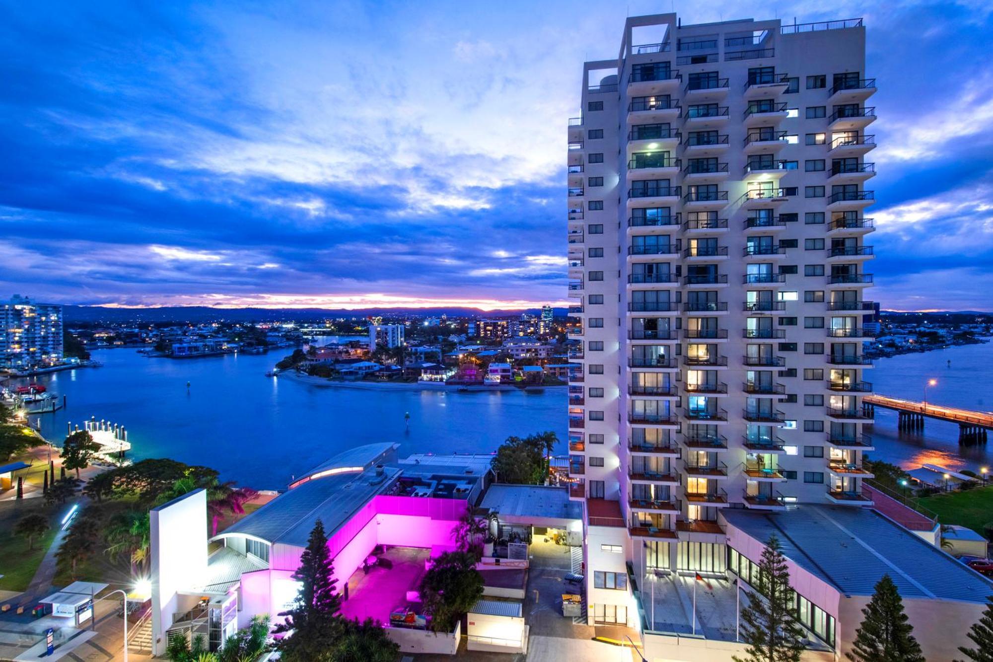 Chevron Renaissance - Self Contained & Privately Managed Apartments 黄金海岸 外观 照片